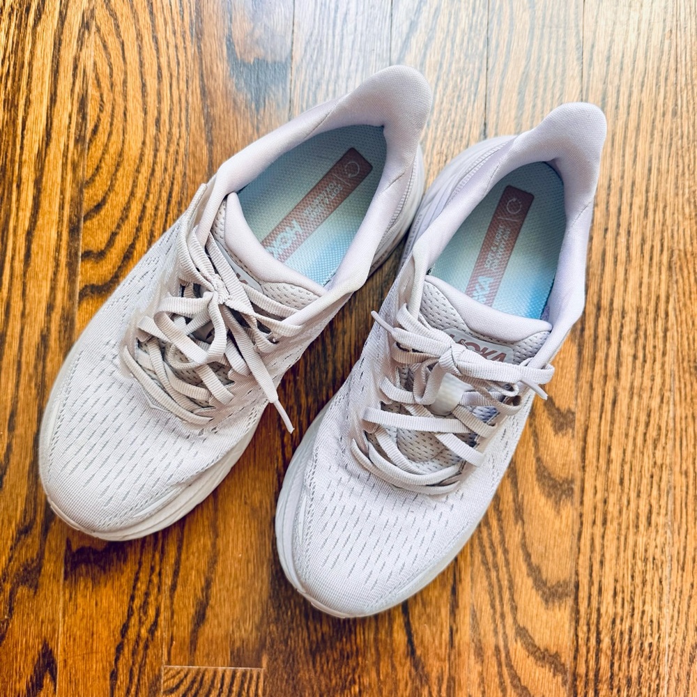 Hoka Women's Clifton 8 Size US 7B